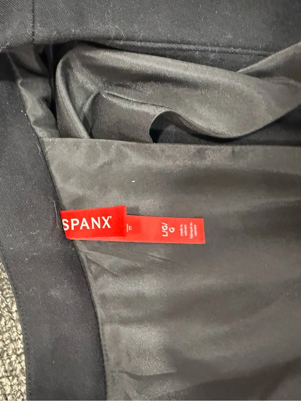 SPANX collarless black